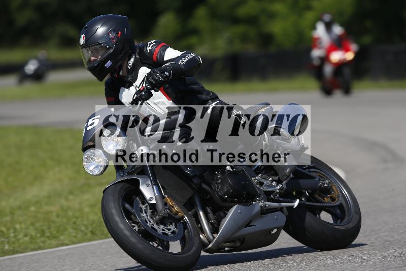 /Archiv-2024/29 12.06.2024 MOTO.CH Track Day ADR/Gruppe blau/65